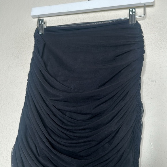 NWOT Aritzia Babaton Presto Skirt Ruched Mini Skirt Black Size 2 Bodycon - Picture 7 of 13